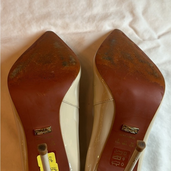 Beige patent heels - Picture 4 of 6